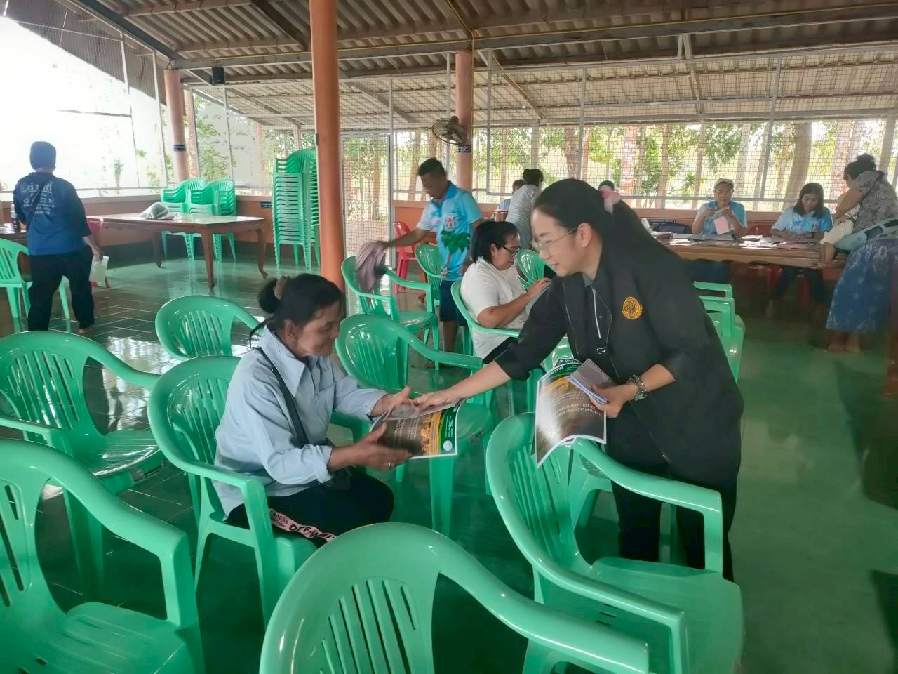 title - ส.ป.ก.ตราด ออกประชาสัมพันธ์เรื่องห้ามเผาไหม้ในเขตปฏิรูปที่ดินให้เกษตรกร